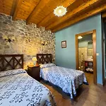 Casa Rural La Socarrena Country house *