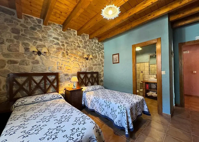 Casa Rural La Socarrena Country house *